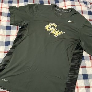 George Washington GW Nike Dri-Fit athletic shirt M
